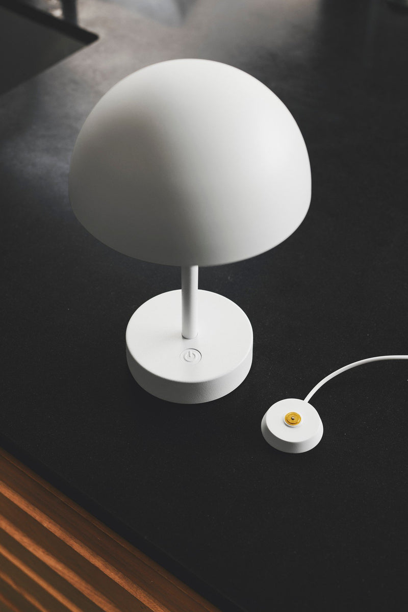 Chargez l'image dans la visionneuse de la galerie, Candeeiro LED de Mesa com Dimerização e Base de Alumínio ELLEN NORDLUX
