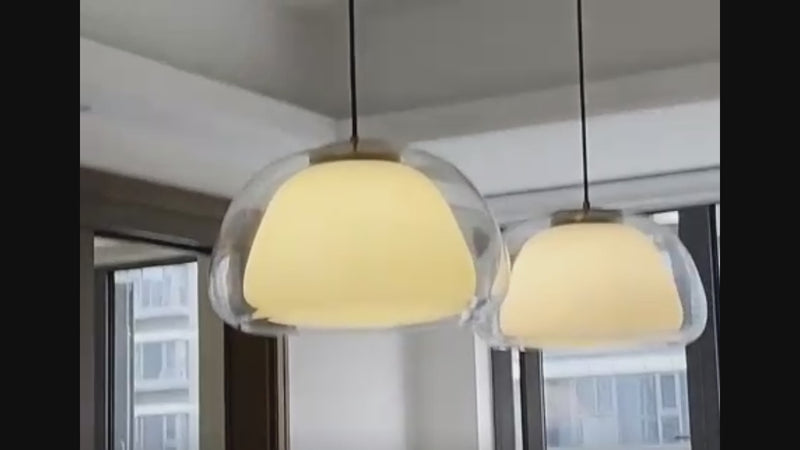 Carregar e reproduzir vídeo no visualizador da galeria, Candeeiro de teto Jelly, em vidro artesanal, 39cm diâmetro  - Nordlux
