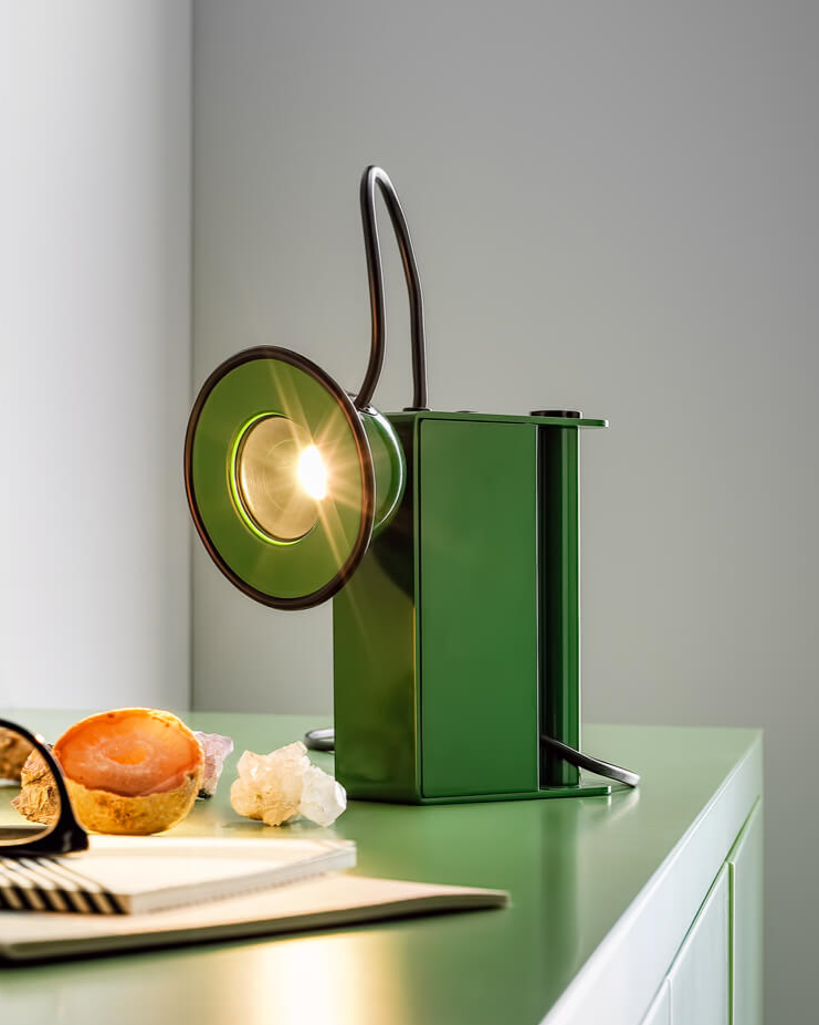 Prześlij obraz do przeglądarki galeriiStilnovo Minibox - Lampa stołowa
